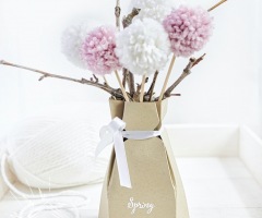 DIY Blumendeko mit Bommeln